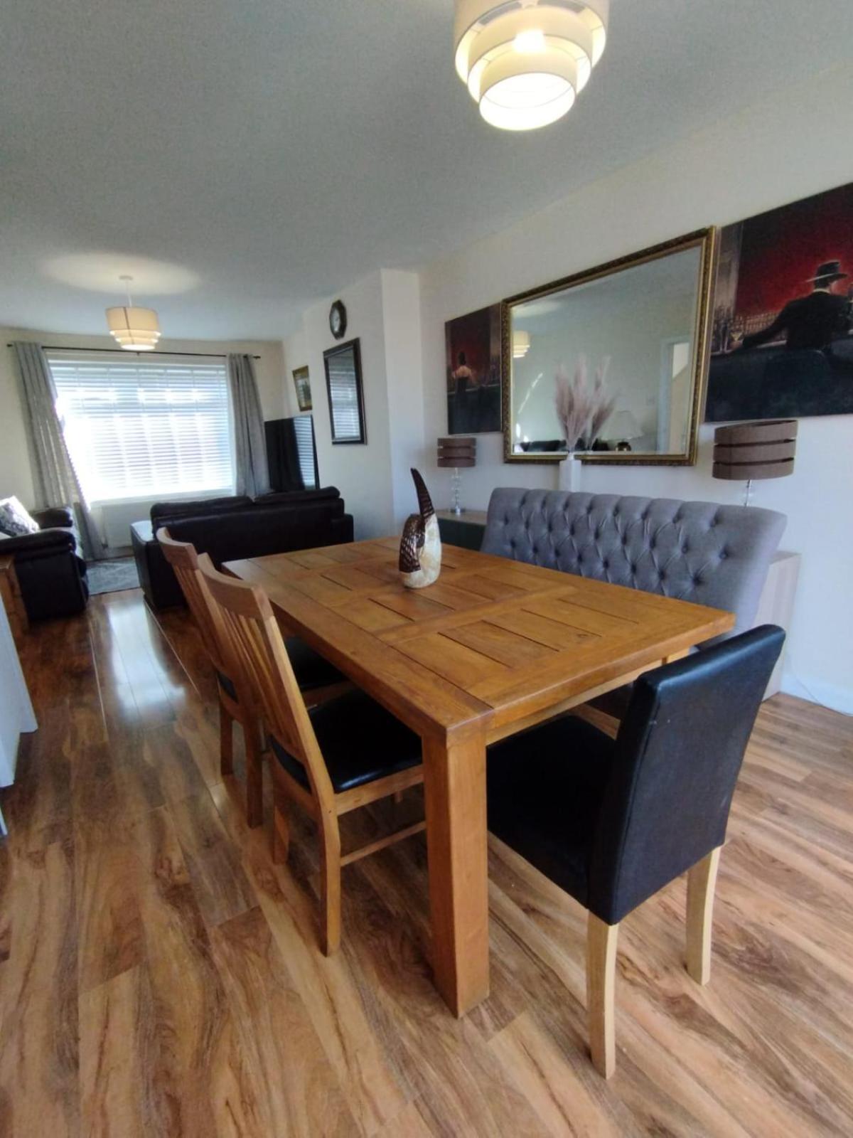 Edinburgh Villa 3 Bed Rooms House In Edinburgh - Private Parking Exterior photo